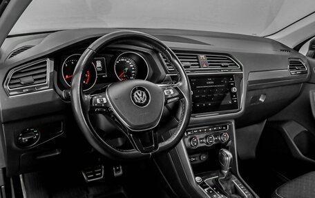 Volkswagen Tiguan II, 2018 год, 2 649 000 рублей, 10 фотография