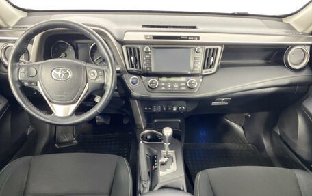 Toyota RAV4, 2018 год, 2 550 000 рублей, 7 фотография