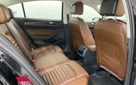 Volkswagen Passat B8 рестайлинг, 2018 год, 3 050 000 рублей, 17 фотография