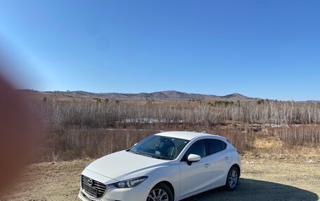 Mazda Axela, 2017 год, 1 600 000 рублей, 2 фотография