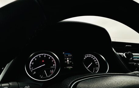 Toyota Camry, 2021 год, 3 500 000 рублей, 7 фотография