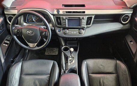 Toyota RAV4, 2013 год, 1 975 000 рублей, 9 фотография