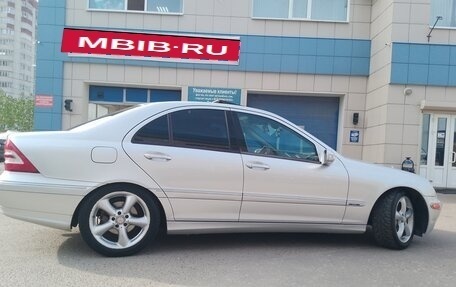 Mercedes-Benz C-Класс, 2004 год, 850 000 рублей, 2 фотография