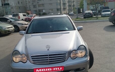 Mercedes-Benz C-Класс, 2004 год, 850 000 рублей, 6 фотография