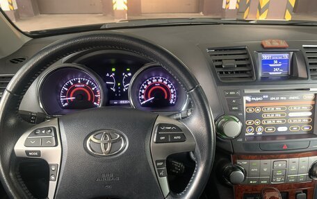 Toyota Highlander III, 2013 год, 2 050 000 рублей, 12 фотография