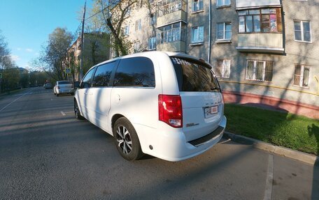 Dodge Caravan V, 2011 год, 1 300 000 рублей, 8 фотография