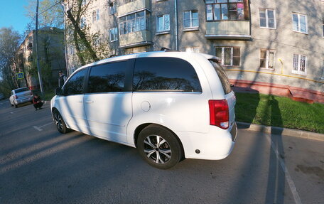 Dodge Caravan V, 2011 год, 1 300 000 рублей, 13 фотография