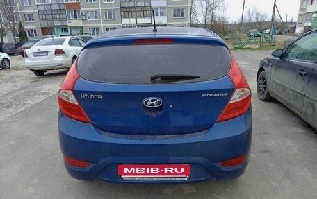 Hyundai Solaris II рестайлинг, 2011 год, 680 000 рублей, 5 фотография
