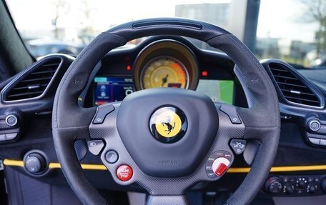 Ferrari 488, 2019 год, 75 000 000 рублей, 15 фотография