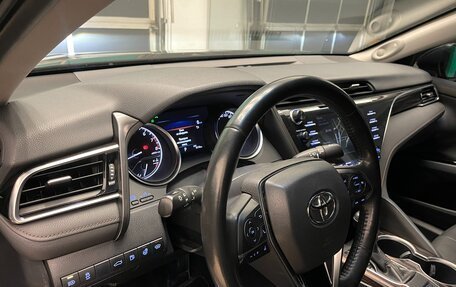 Toyota Camry, 2018 год, 3 400 000 рублей, 8 фотография