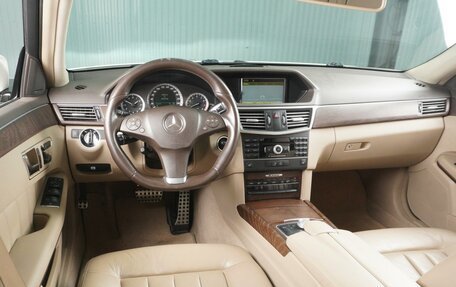 Mercedes-Benz E-Класс, 2010 год, 1 700 000 рублей, 6 фотография
