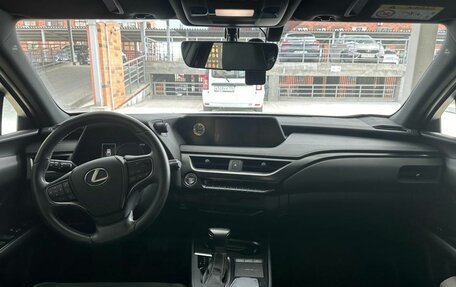 Lexus UX I, 2020 год, 3 650 000 рублей, 4 фотография