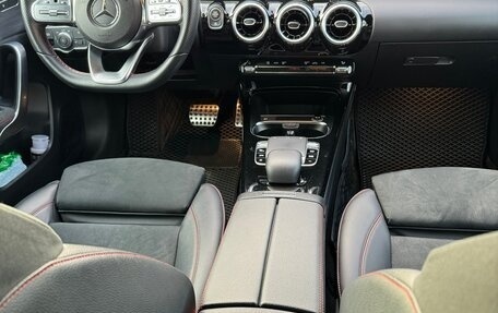 Mercedes-Benz A-Класс, 2018 год, 3 325 000 рублей, 18 фотография