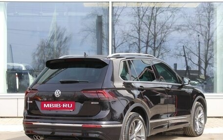 Volkswagen Tiguan II, 2018 год, 3 350 000 рублей, 3 фотография