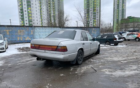 Mercedes-Benz W124, 1989 год, 135 000 рублей, 2 фотография