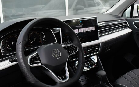 Volkswagen Tiguan II, 2023 год, 5 350 000 рублей, 10 фотография