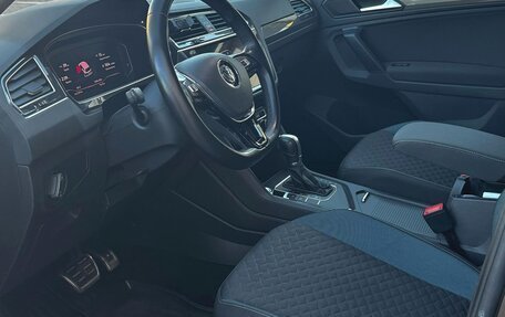 Volkswagen Tiguan II, 2019 год, 2 580 000 рублей, 13 фотография