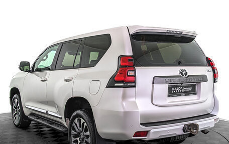 Toyota Land Cruiser Prado 150 рестайлинг 2, 2022 год, 7 190 000 рублей, 7 фотография