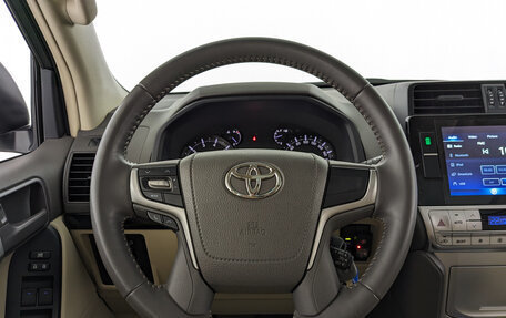 Toyota Land Cruiser Prado 150 рестайлинг 2, 2022 год, 7 190 000 рублей, 22 фотография