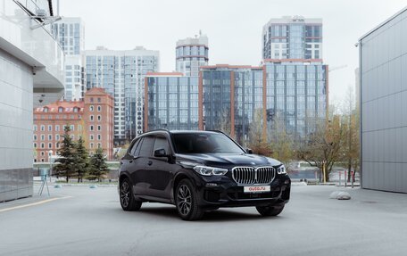 BMW X5, 2019 год, 5 733 000 рублей, 2 фотография