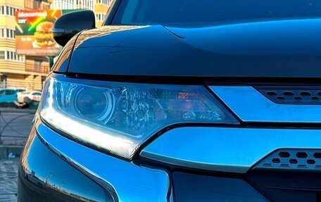 Mitsubishi Outlander III рестайлинг 3, 2019 год, 3 190 000 рублей, 10 фотография