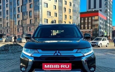 Mitsubishi Outlander III рестайлинг 3, 2019 год, 3 190 000 рублей, 2 фотография