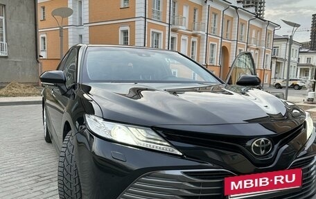 Toyota Camry, 2020 год, 3 590 000 рублей, 5 фотография