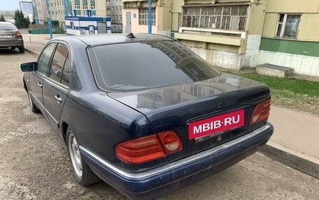 Mercedes-Benz E-Класс, 1998 год, 650 000 рублей, 6 фотография