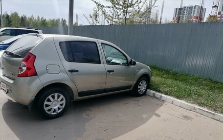 Renault Sandero I, 2013 год, 650 000 рублей, 2 фотография