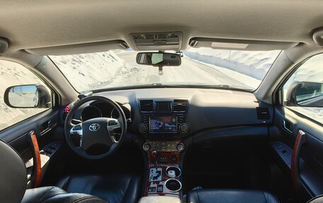 Toyota Highlander III, 2011 год, 2 500 000 рублей, 3 фотография