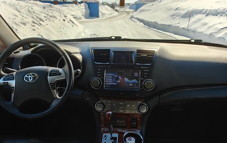 Toyota Highlander III, 2011 год, 2 500 000 рублей, 8 фотография