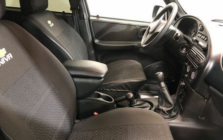 Chevrolet Niva I рестайлинг, 2018 год, 878 000 рублей, 10 фотография