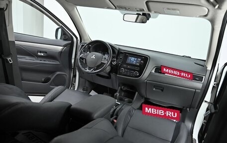 Mitsubishi Outlander III рестайлинг 3, 2013 год, 1 549 000 рублей, 5 фотография