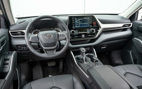 Toyota Highlander, 2022 год, 8 250 000 рублей, 6 фотография