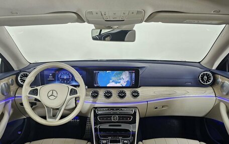 Mercedes-Benz E-Класс, 2017 год, 5 000 000 рублей, 15 фотография
