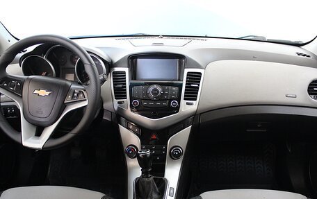 Chevrolet Cruze II, 2011 год, 949 000 рублей, 11 фотография