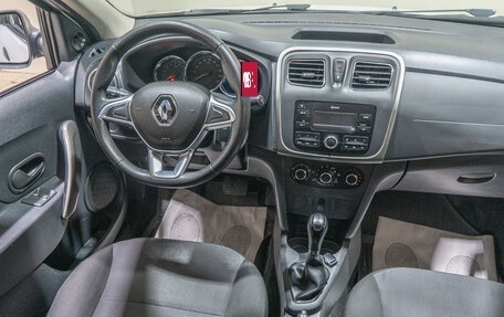 Renault Logan II, 2018 год, 899 000 рублей, 8 фотография