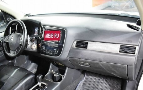 Mitsubishi Outlander III рестайлинг 3, 2012 год, 1 497 000 рублей, 13 фотография