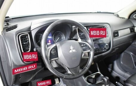 Mitsubishi Outlander III рестайлинг 3, 2012 год, 1 497 000 рублей, 14 фотография