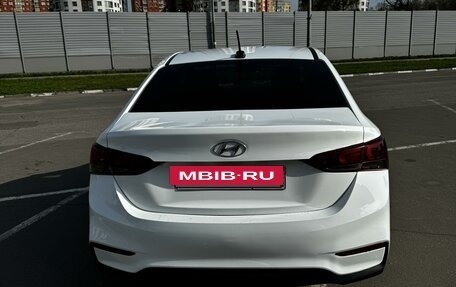 Hyundai Solaris II рестайлинг, 2018 год, 920 000 рублей, 5 фотография