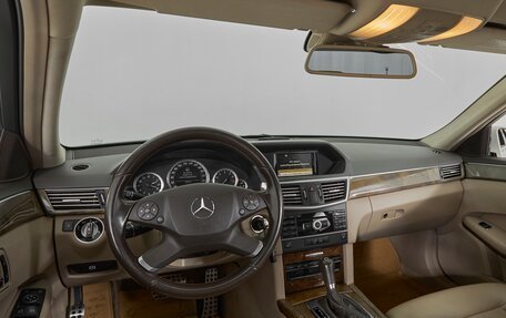 Mercedes-Benz E-Класс, 2010 год, 1 229 000 рублей, 7 фотография