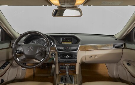 Mercedes-Benz E-Класс, 2010 год, 1 229 000 рублей, 8 фотография