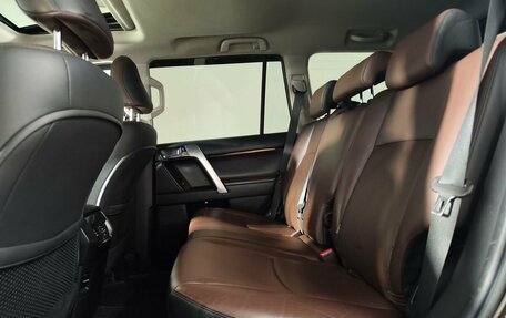 Toyota Land Cruiser Prado 150 рестайлинг 2, 2017 год, 4 499 000 рублей, 12 фотография