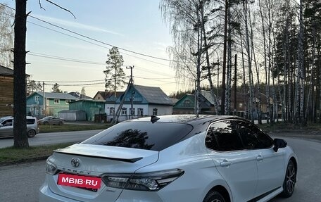 Toyota Camry, 2020 год, 3 450 000 рублей, 8 фотография