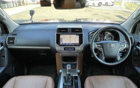 Toyota Land Cruiser Prado 150 рестайлинг 2, 2021 год, 2 865 000 рублей, 14 фотография