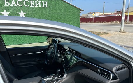 Toyota Camry, 2021 год, 3 190 000 рублей, 7 фотография