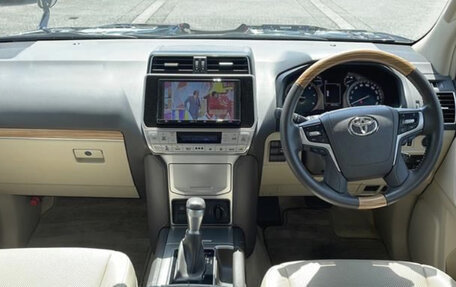 Toyota Land Cruiser Prado 150 рестайлинг 2, 2021 год, 3 270 000 рублей, 3 фотография
