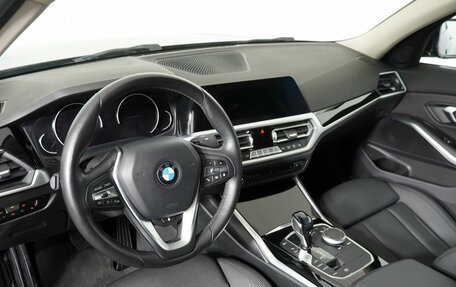 BMW 3 серия, 2020 год, 3 890 000 рублей, 12 фотография