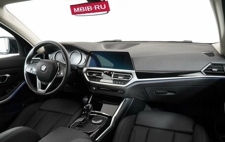 BMW 3 серия, 2020 год, 3 890 000 рублей, 14 фотография