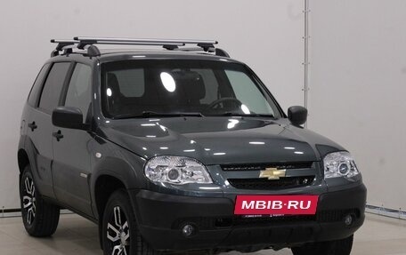 Chevrolet Niva I рестайлинг, 2017 год, 945 000 рублей, 2 фотография